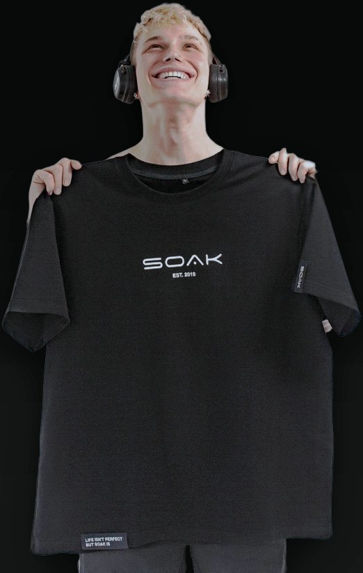 SOAK: чёрные футболки